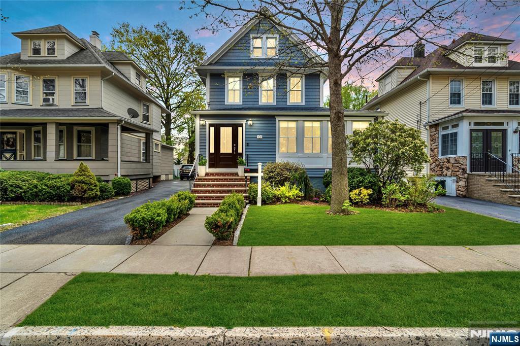 Property for Sale at 101 Arthur Street, Ridgefield Park, New Jersey - Bedrooms: 3 
Bathrooms: 3 
Rooms: 10  - $750,000