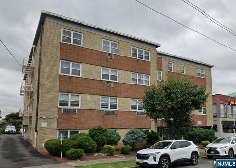 Photo of 445 Broad Ave #2G, Palisades Park, NJ 07650 (MLS # 26018188)