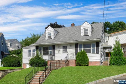 Photo of 18 Plymouth Court, Bloomfield, NJ 07003 (MLS # 26034842)