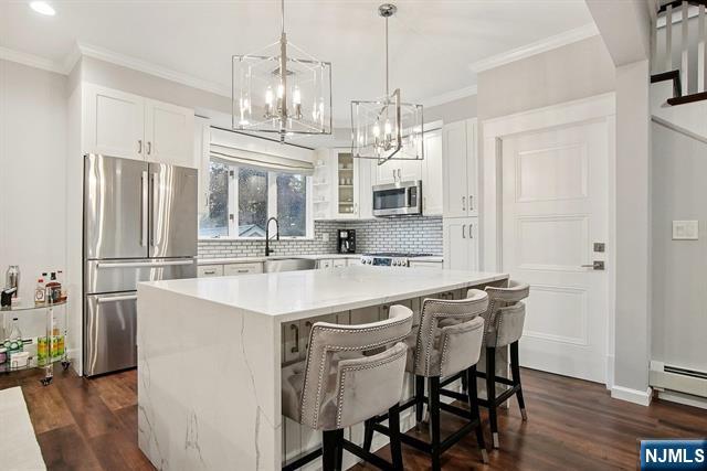 160 Alexander Avenue