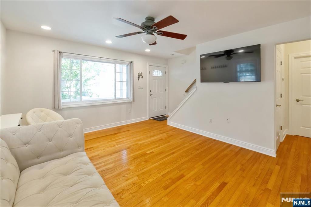 123 5th Street