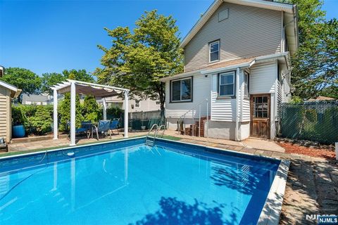 321-323 Simons Hackensack NJ 07601