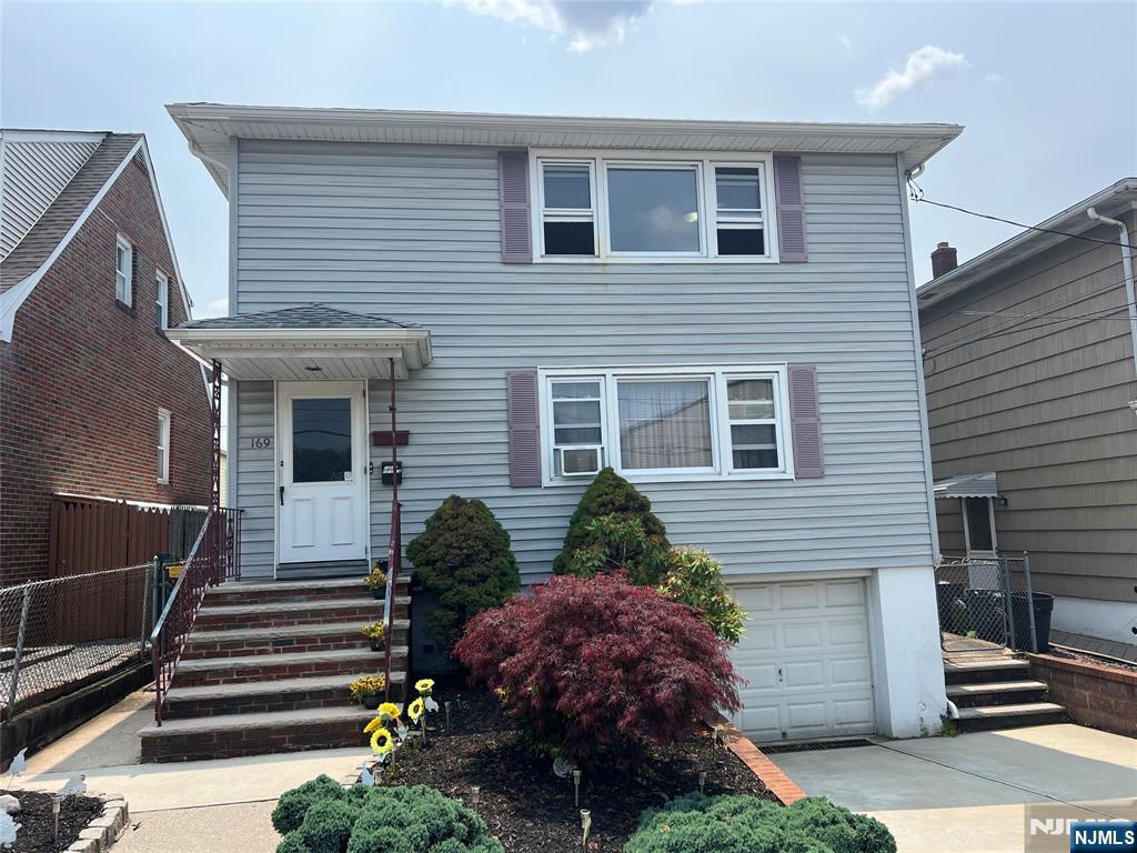 Rental Property at 169 Biltmore St 2, North Arlington, New Jersey - Bedrooms: 3 
Bathrooms: 1 
Rooms: 5  - $2,300 MO.