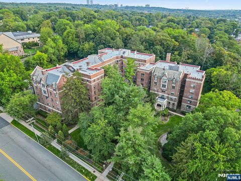 Photo of 100 Palisade Avenue #A51, Englewood, NJ 07631 (MLS # 25033237)