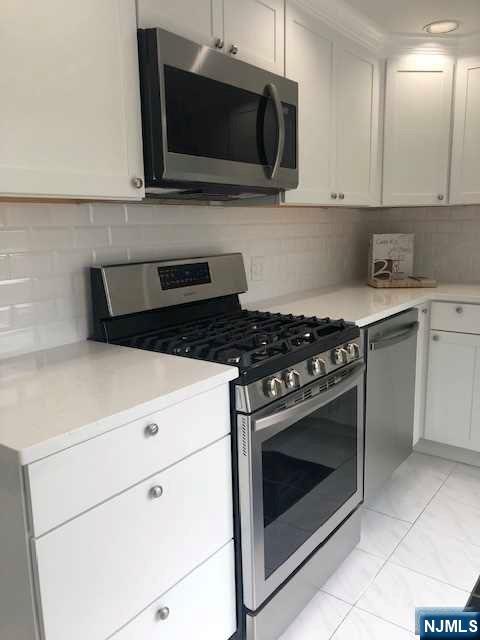 Lodi, New Jersey 07644, United States, 3 Bedrooms Bedrooms, ,2 BathroomsBathrooms,Residential,Active,184531