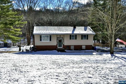 76 County Road 521 Hampton NJ 07860