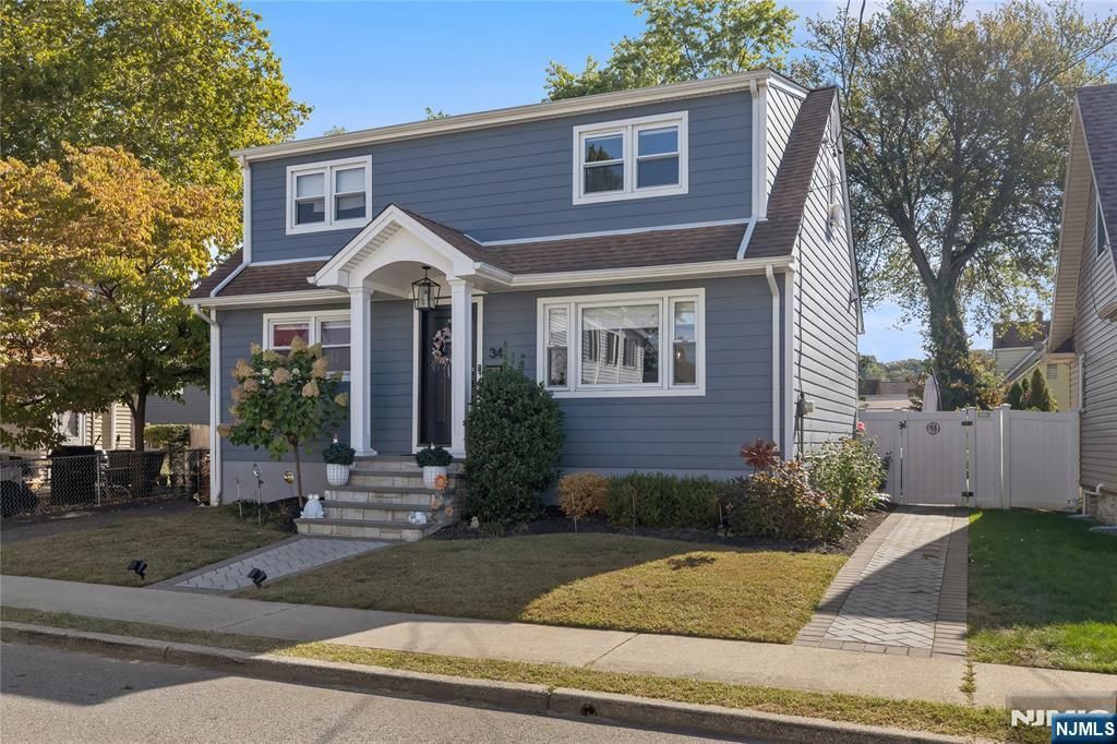 Photo of 34 William Street, Wallington, NJ 07057 (MLS # 25032071)