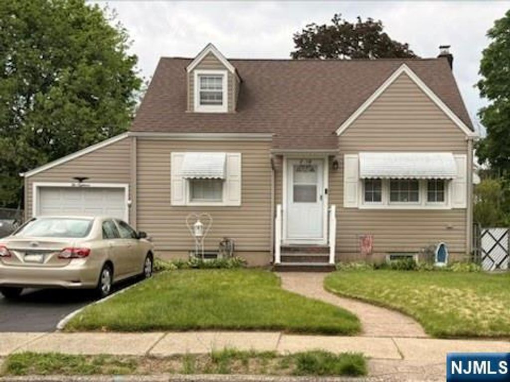 Photo of 218 32nd Street, Fair Lawn, NJ 07410 (MLS # 26016373)