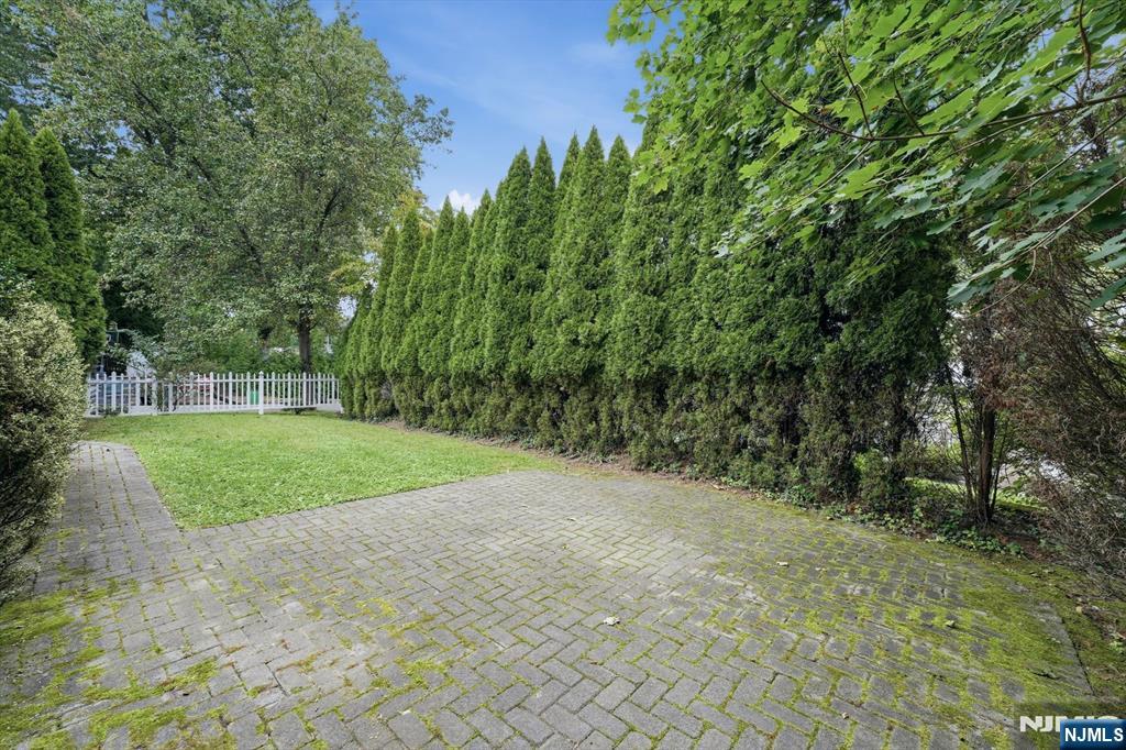 125 Midwood Road