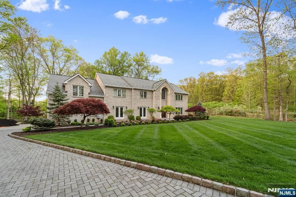 Photo of 7 Orchard Lane, Old Tappan, NJ 07675 (MLS # 25002980)