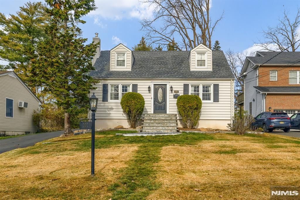 Photo of 101 Sycamore Avenue, Livingston, NJ 07039 (MLS # 25042347)