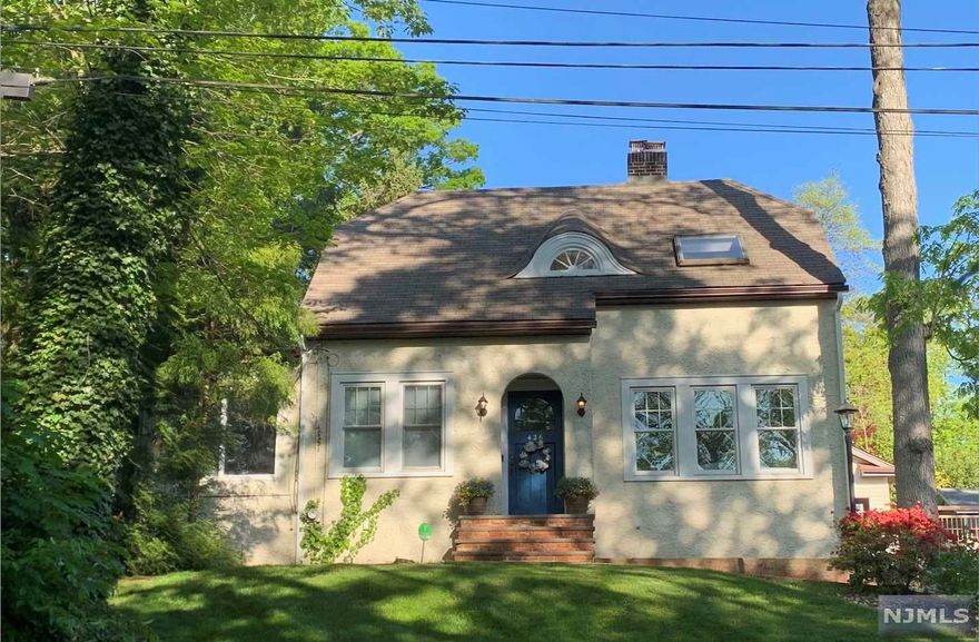 DON'T MISS THIS CLASSIC YET UPDATED LIGHT & BRIGHT 3 BEDROOM, 2 BATH HOME IN UPPER RIDGEWOOD PERFECT FOR TODAY'S BUYER!!! FRESHLY PAINTED INSIDE, PRIVATE REAR YARD, HARDWOOD FLOORS THROUGHOUT, ORIGINAL MOLDINGS, NEWER WINDOWS, NEW STAINLESS STEEL APPLIANCES, FINISHED BASEMENT, NEWLY CARPETED YEAR ROUND SUNROOM WITH ATTACHED PATIO/DECK AND LARGE 2 CAR DETACHED GARAGE. LOCATED ON A GREAT WESTSIDE STREET IN THE BLUE RIBBON WILLARD SCHOOL DISTRICT CONVENIENT TO TOWN AND NYC TRANSPORTATION. COME SEE FOR YOURSELF!