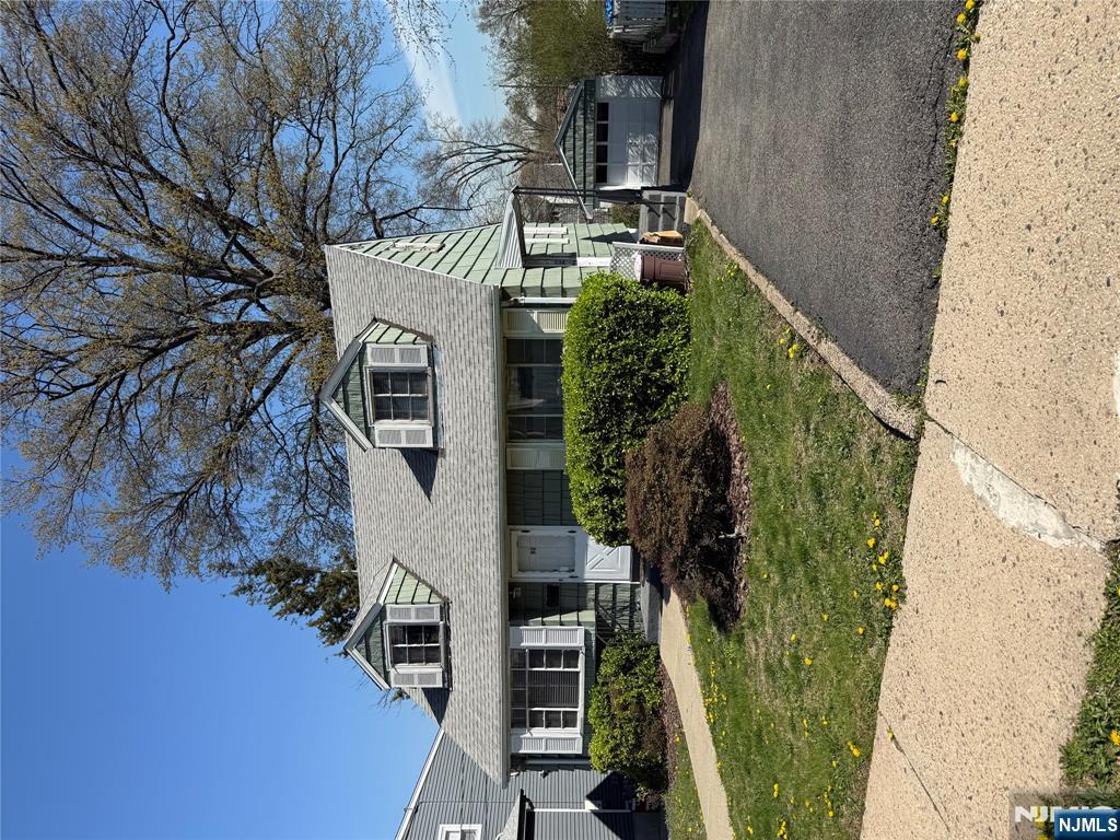 Property for Sale at 92 Franklin Avenue, Fairview, New Jersey - Bedrooms: 4 
Bathrooms: 2 
Rooms: 6  - $525,000