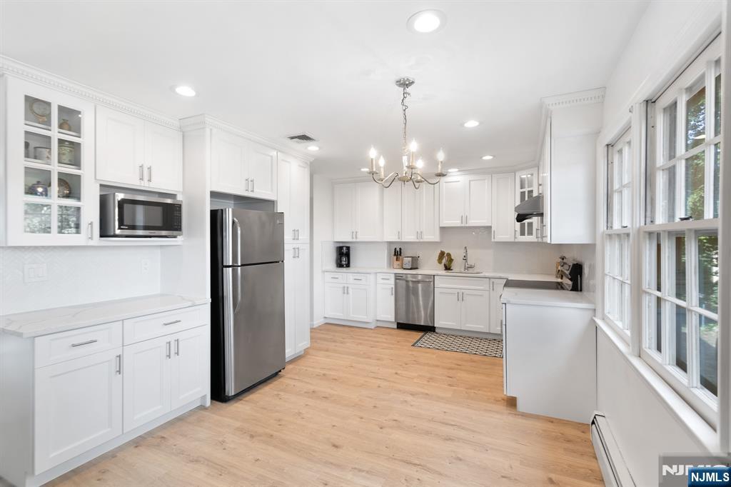 Rental Property at 611 Cliff, Ho-Ho-Kus, New Jersey - Bedrooms: 3 
Bathrooms: 3 
Rooms: 6  - $4,950 MO.