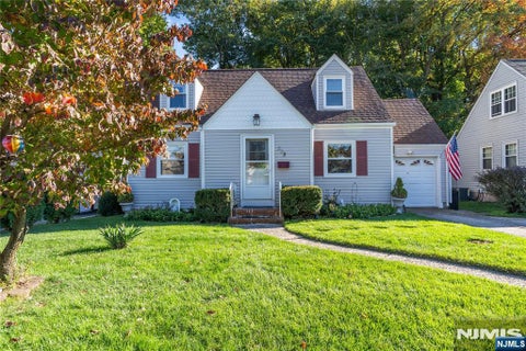 Photo of 228 Washington Avenue, Elmwood Park, NJ 07407 (MLS # 26040147)