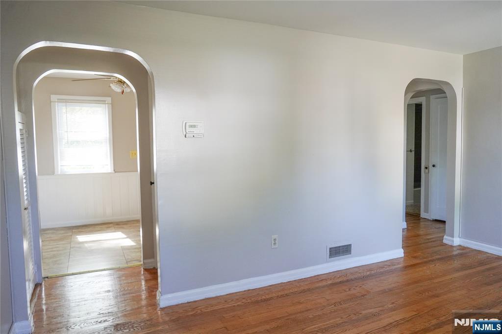 4-10 Grunauer Place