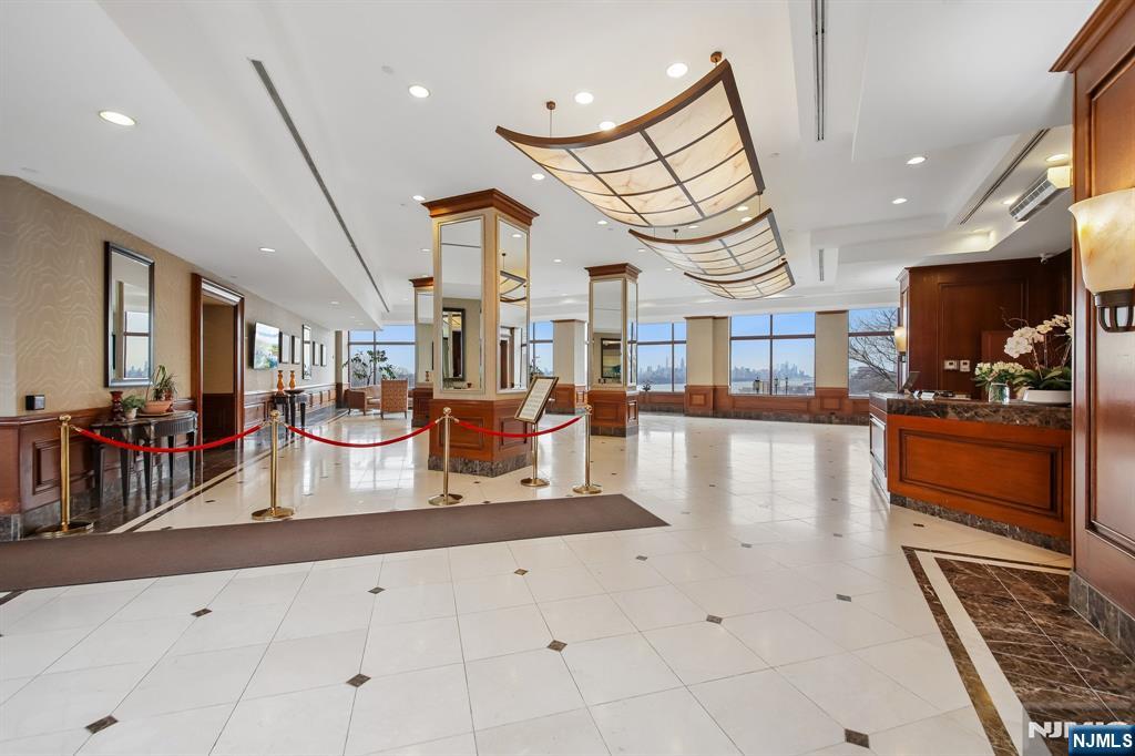 100 Old Palisade Road 2209