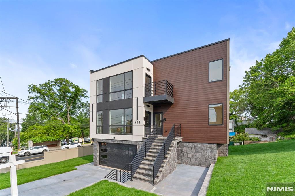 853 Pleasantview Terrace