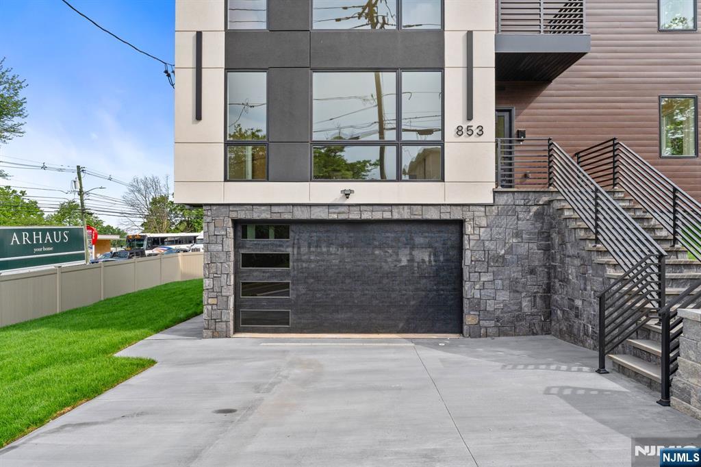 853 Pleasantview Terrace
