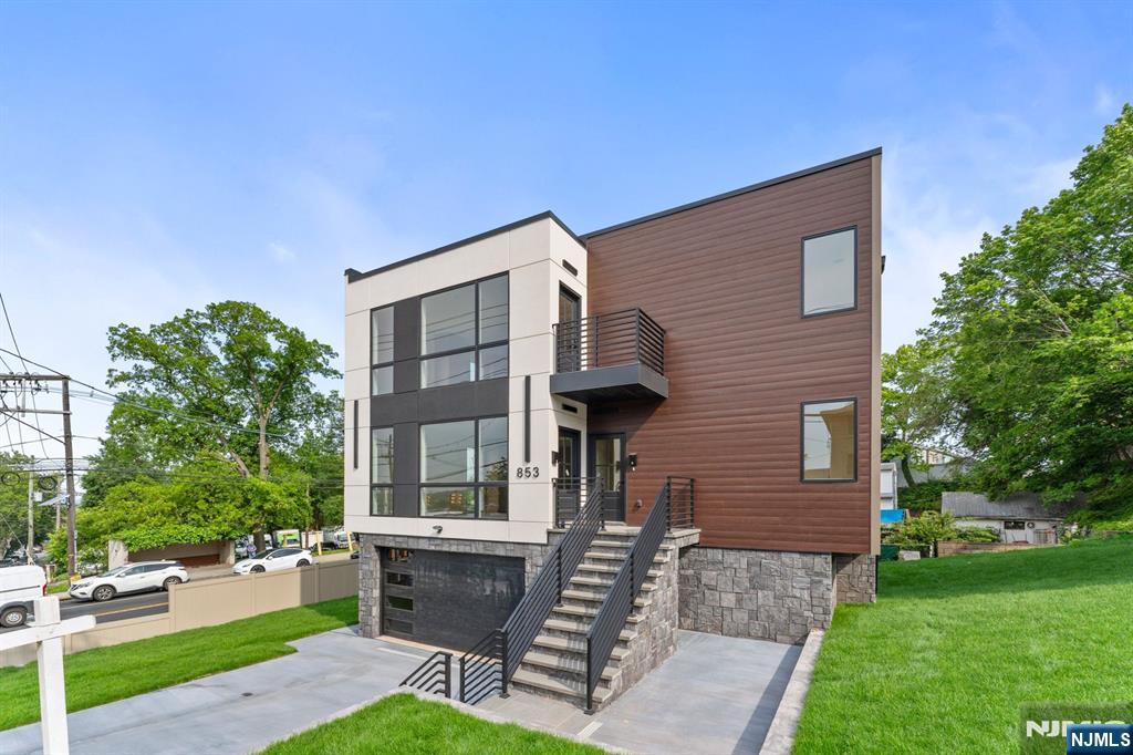 853 Pleasantview Terrace