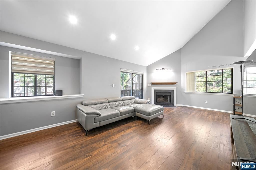 3402 Whittier Court