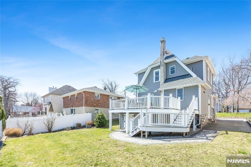 Photo of 1130 Abbott Boulevard, Fort Lee, NJ 07024 (MLS # 26009832)