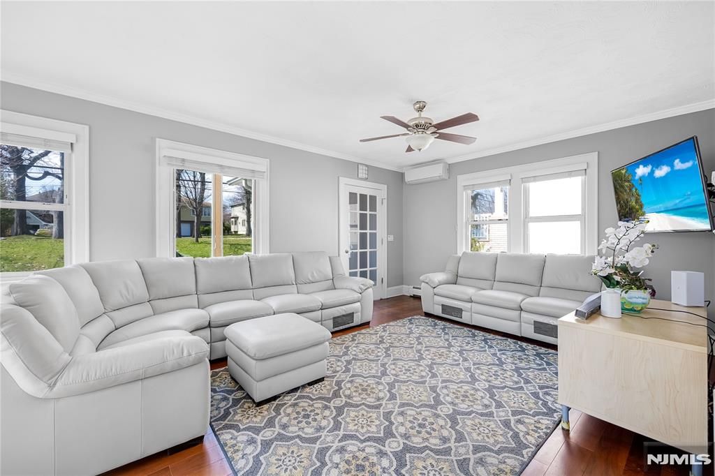 Photo of 1130 Abbott Boulevard, Fort Lee, NJ 07024 (MLS # 26009832)