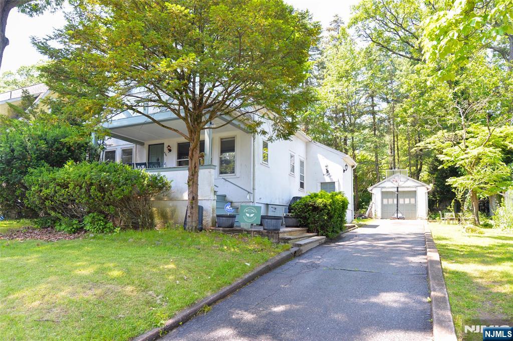 Property for Sale at 436 Jackson Terrace, Ridgewood, New Jersey - Bedrooms: 3 
Bathrooms: 2 
Rooms: 7  - $645,000