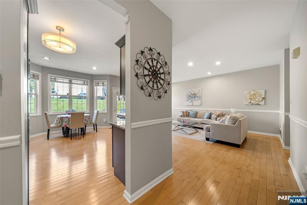 537 Coventry Drive 5038