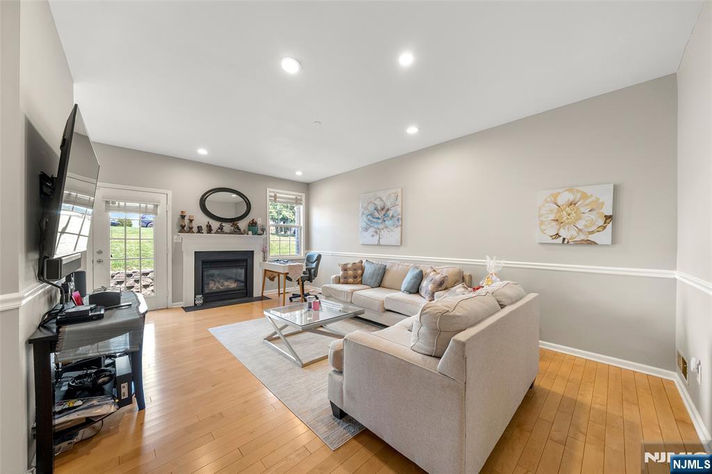 537 Coventry Drive 5038