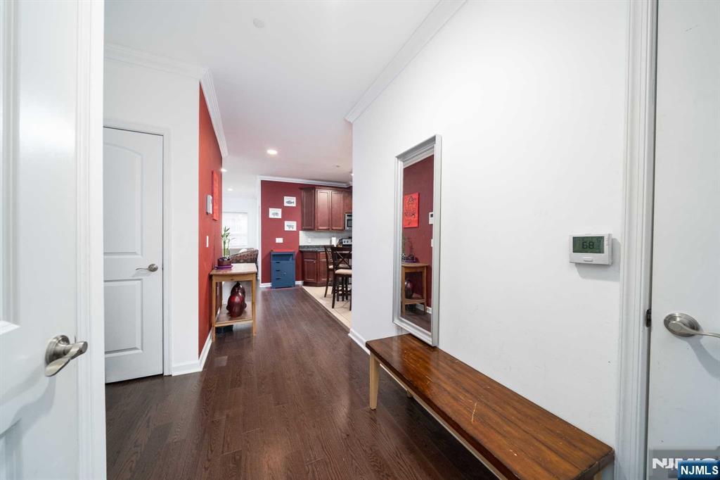 5808 Washington 406