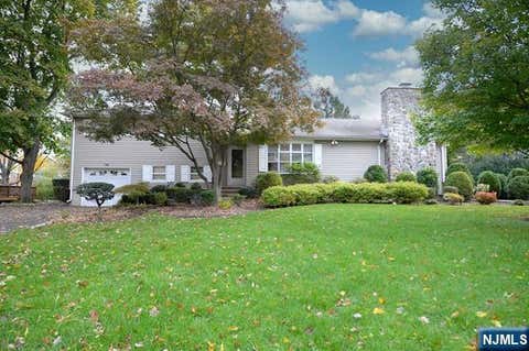 Photo of 38 Griswold Pl, Glen Rock, NJ 07452 (MLS # 26026466)