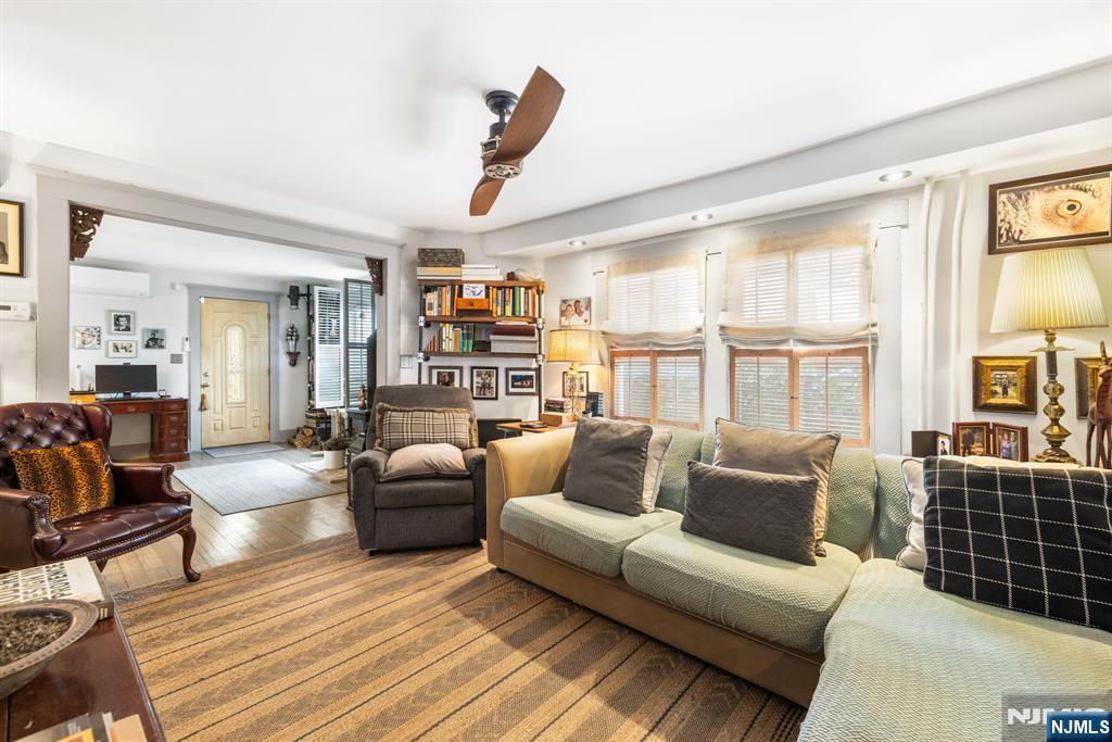 125-127 Lafayette Place