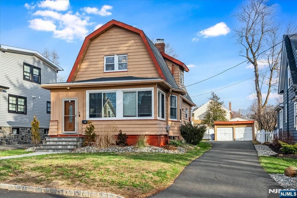 Photo of 15 Belle Terre Road, West Orange, NJ 07052 (MLS # 26005395)