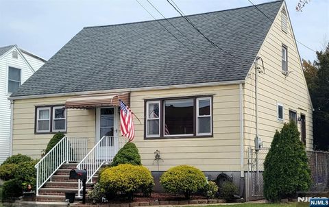 MLS: 25015372