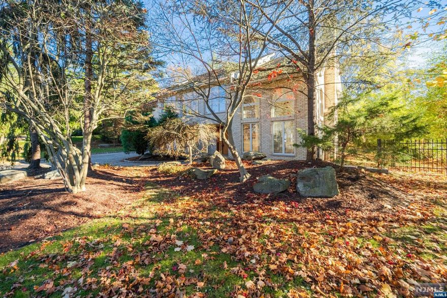 East Hill Location! All Brick Contempoary Colonial with 2 story EH,2 story Great room/fpl and cathedral ceil, Family room with vaulted ceiling, kitchen/granite and sliders to patio, large yard with pond,Formal dining room, 2nd fl gathering room,large primary suite with dressing room/2 WI clostes, jetted tub and glass enclosed shower.