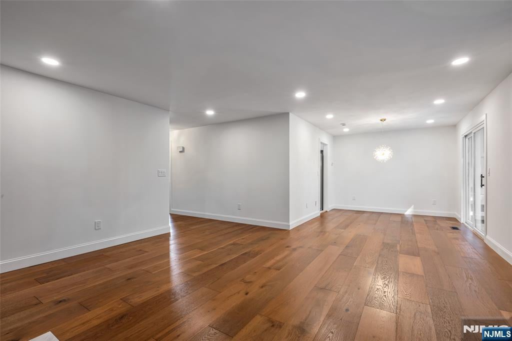 77 Sunset Court
