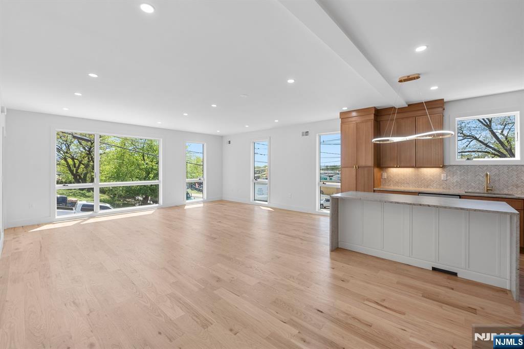 851 Pleasantview Terrace 2