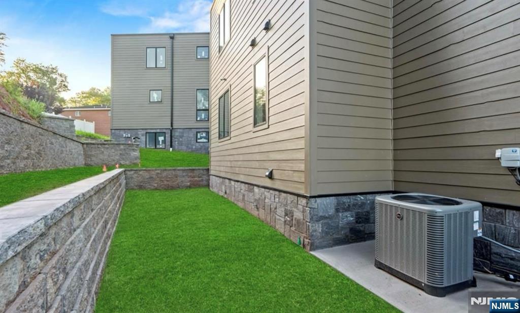 851 Pleasantview Terrace 2