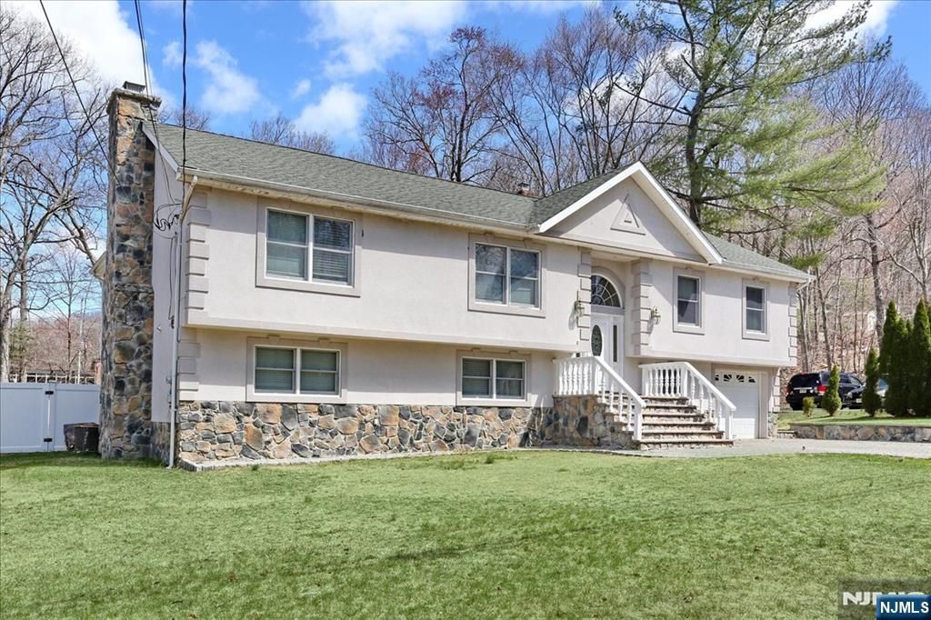 Photo of 50 Roger Court, Ringwood, NJ 07456 (MLS # 25043902)