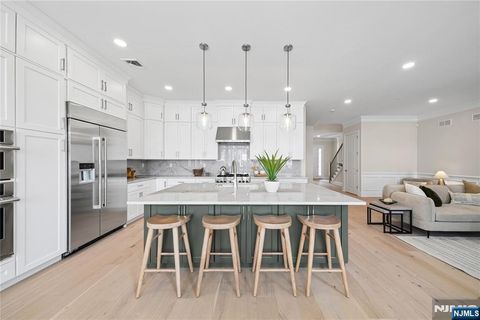 21 Muirfield Lane River Vale NJ 07675