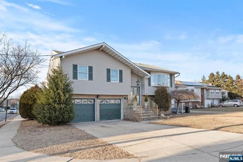 40 Valley Court Secaucus NJ 07094
