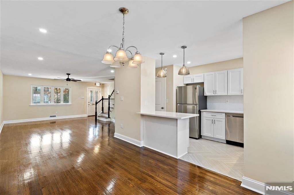 Photo of 29 Parkview Terrace, Bayonne, NJ 07002 (MLS # 26006869)