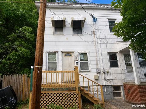 Photo of 24 Johannis Place, Plainfield, NJ 07063 (MLS # 26022445)