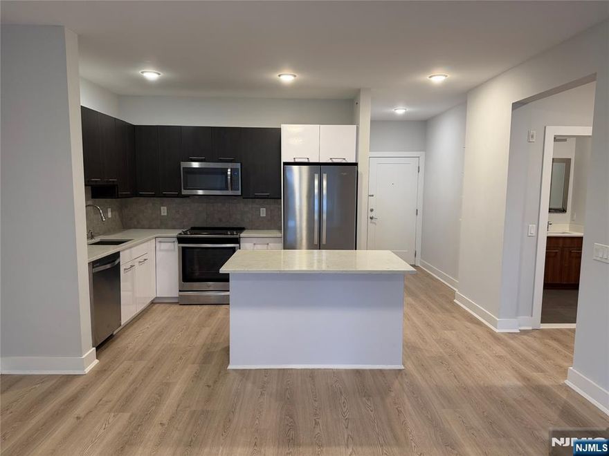 **FIRST MONTH FREE on a 13-month lease + one parking space included! - for occupancy commencing on or before 4/1/26!** Fort Lee's 44-unit luxury rental building. Sylvan Ridge features modern units with spacious floorplans & high end finishes. Some highlights include: beautiful modern kitchens w/ stainless steel Energy Star appliances, full kitchen island, wood floors, shades on all windows, large washer and dryer in each unit. Spacious lounge area with beautiful fireplace, TV, couches, free Wi-Fi, fitness center, outdoor terrace & bike room (INCLUDED in rent). Block away from the George Washington Bridge and all major highways. Within blocks to all Fort Lee has to offer including brand new stores, restaurants & movie theater. Water INCLUDED in rent! Tenant responsible for ALL other utilities! Move-In fee applies! Pet friendly (25 lb limit) - $500 pet fee + pet rent! Reduced rent security OFFERED to qualified tenants! PARKING: 1st space INCLUDED IN THE RENT(!); Additional space - $125/monthly! Virtual tour available upon request!