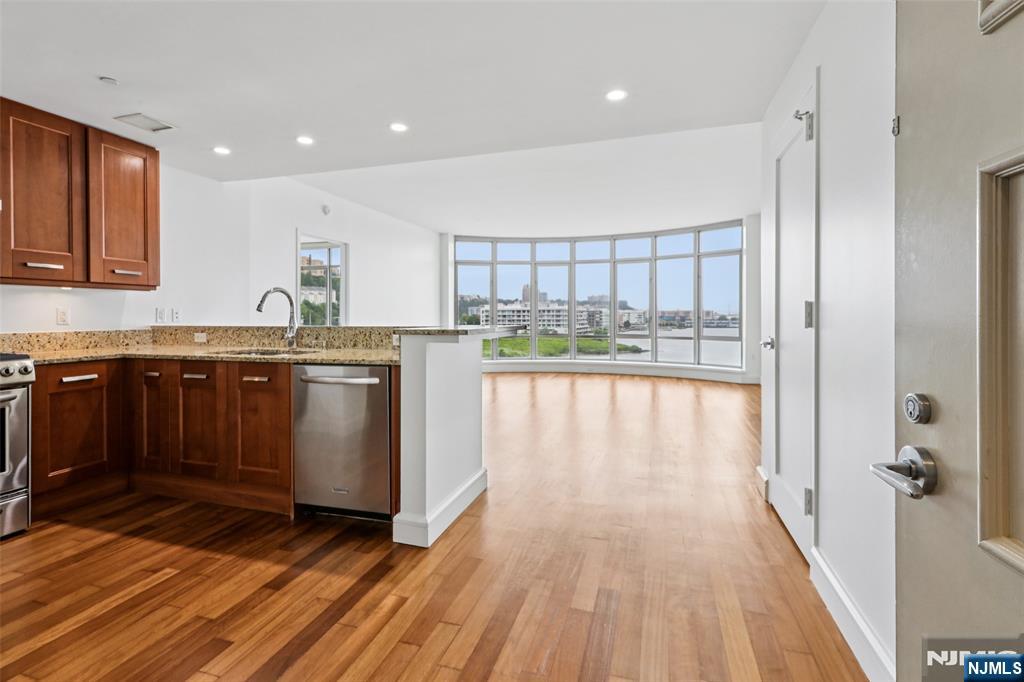 8100 River Road 613