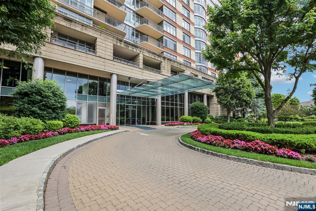 8100 River Road 613