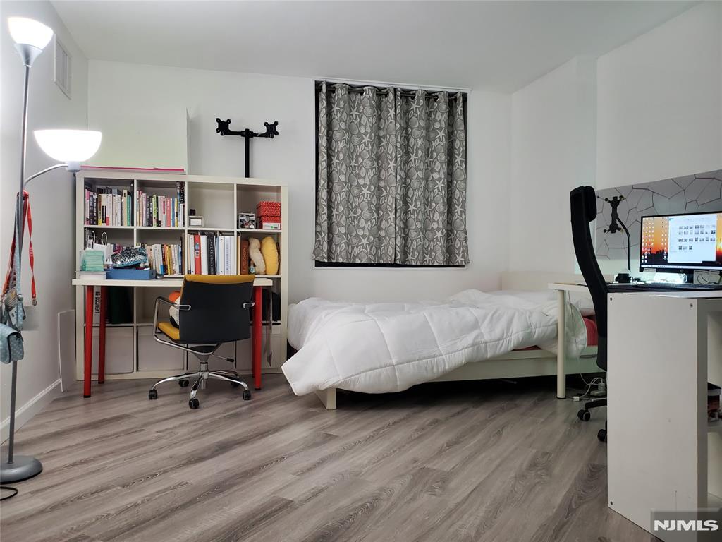 1203 Harmon Cove Tower