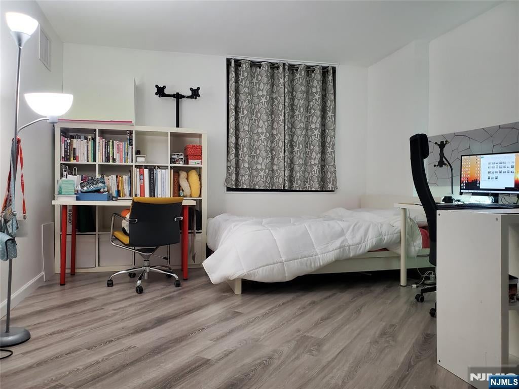 1203 Harmon Cove Tower