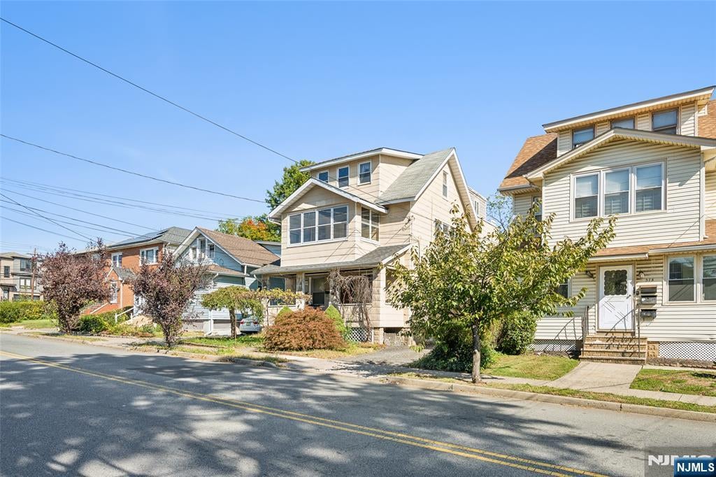 374 Boyden Avenue